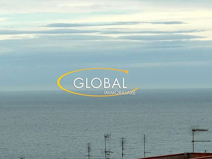 Appartamento con 5 locali in vendita in Via Panoramica, Ancona