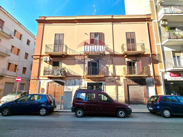 Appartamento trilocale in vendita in Via Napoli, Bari