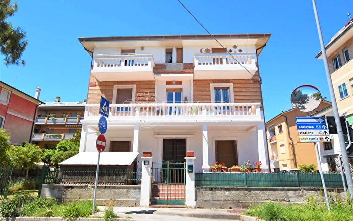 Appartamento trilocale in vendita in Viale della Vittoria, Porto San Giorgio