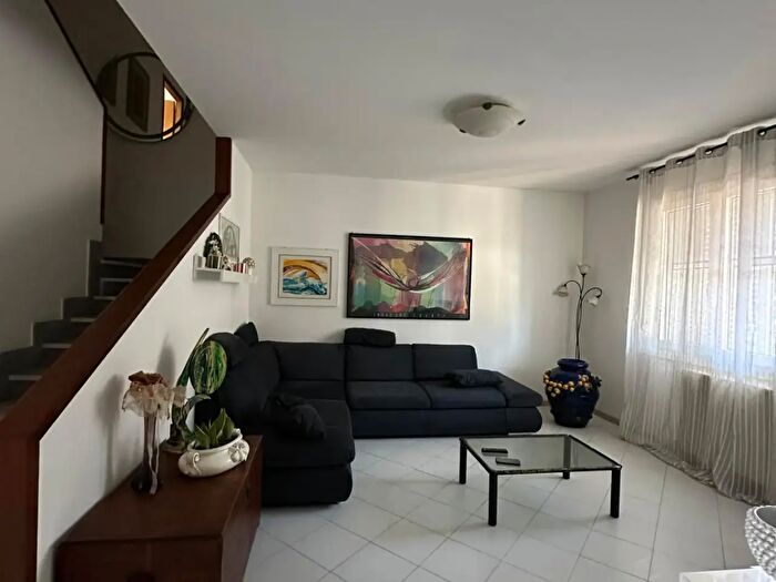 Casa con 5 locali in vendita in Capraia E Limite