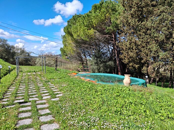 Casa con 6 locali in vendita in San Miniato