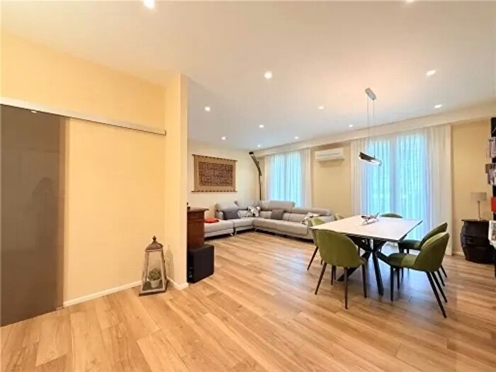 Appartamento con 6 locali in vendita in Firenze