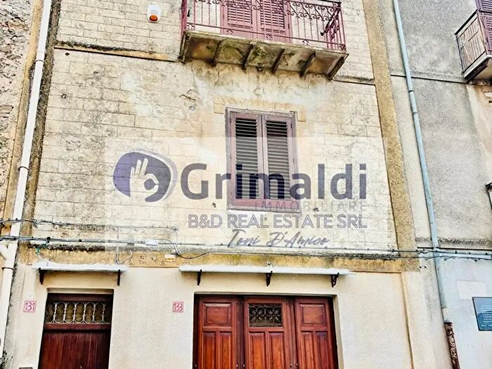 Casa con 8 locali in vendita in Via Garibaldi, Polizzi Generosa