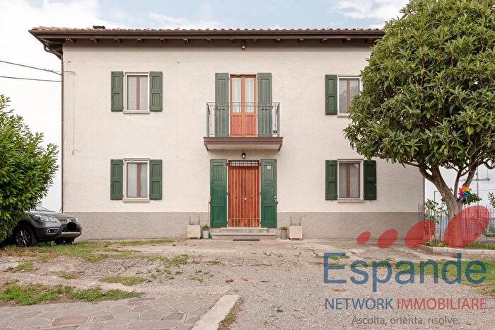 Casa con 5 locali in vendita in Località Castello, Vergato