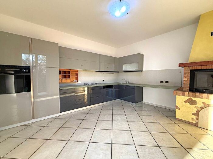 Casa con 6 locali in affitto in Via Thomas Alva Edison, Coriano, Forlì