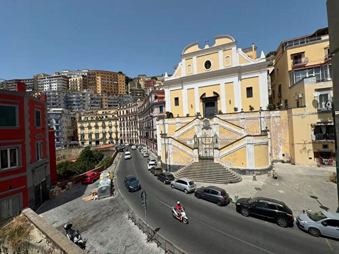 Appartamento con 5 locali in vendita in Corso Vittorio Emanuele, Napoli