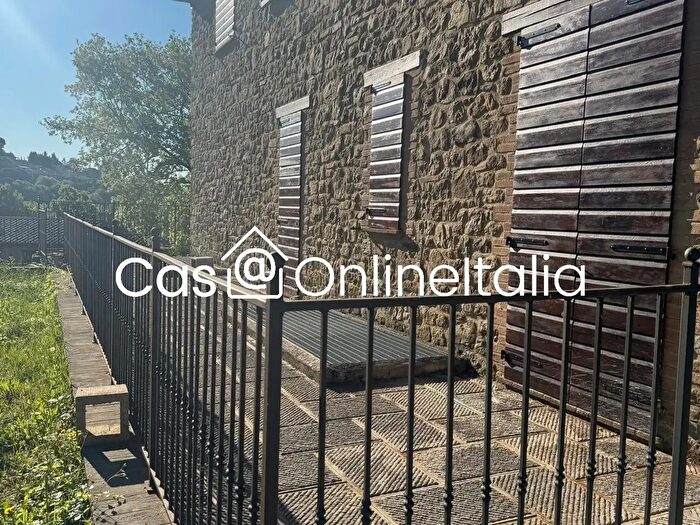 Appartamento quadrilocale in vendita in Loc Castel Rigone Campagna Snc, Passignano Sul Trasimeno