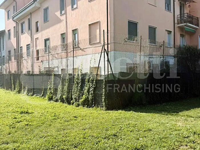 Appartamento trilocale in vendita in Turate