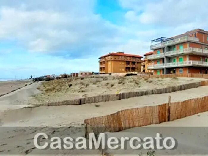 Appartamento trilocale in vendita in Lungomare delle Sirene, Pomezia