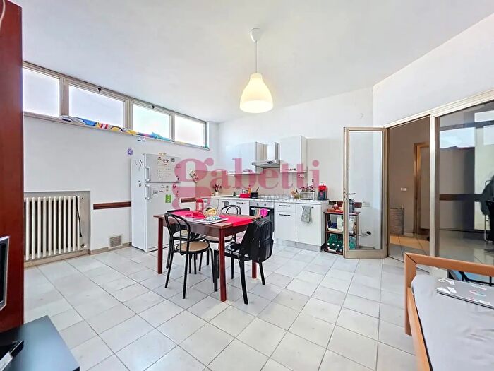 Appartamento trilocale in vendita in Corso Italia, Pisa