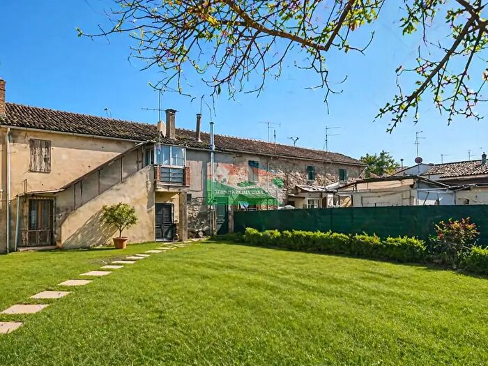 Casa con 5 locali in vendita in Via del Sale, Ravenna