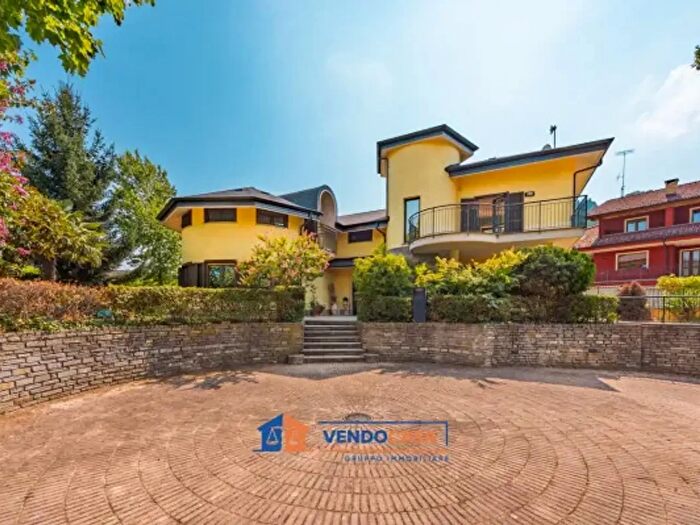 Casa con 6 locali in vendita in Via Sandro Pertini, Vignolo