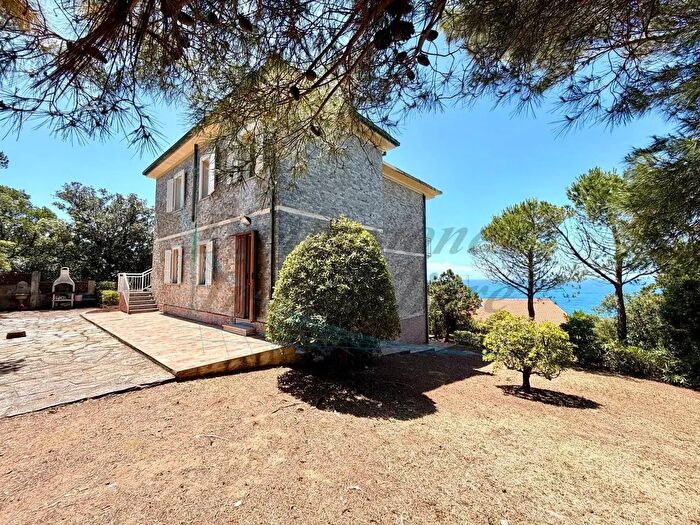 Casa con 7 locali in vendita in Via Tevere, Rosignano Marittimo