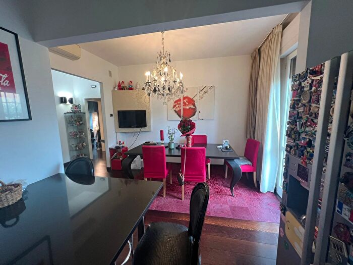 Appartamento quadrilocale in vendita in Via Giovanni Amendola, Lastra A Signa