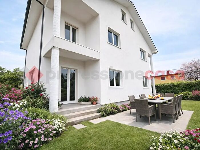 Casa con 5 locali in vendita in Via Brunelleschi, Avezzano