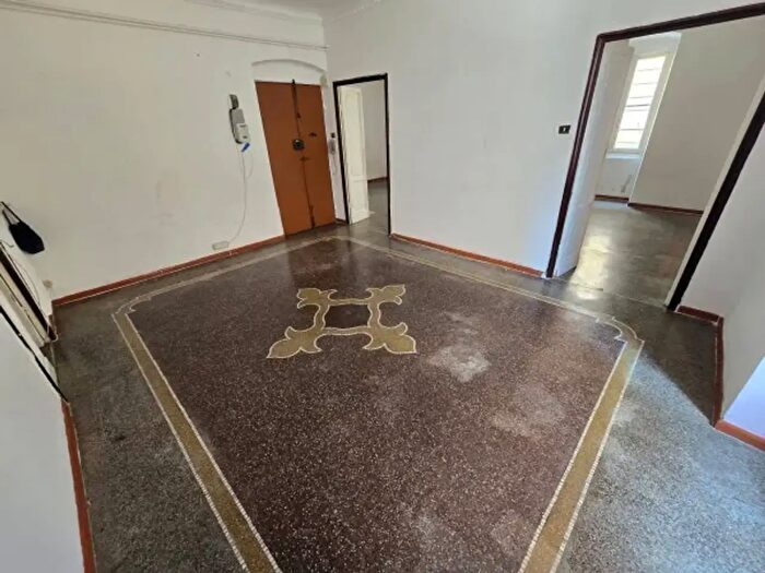 Appartamento quadrilocale in vendita in Via Vittorio Leonardi, Genova