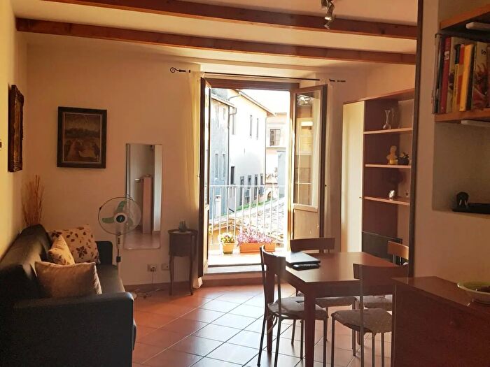 Appartamento bilocale in affitto in Via Saffi, Viterbo