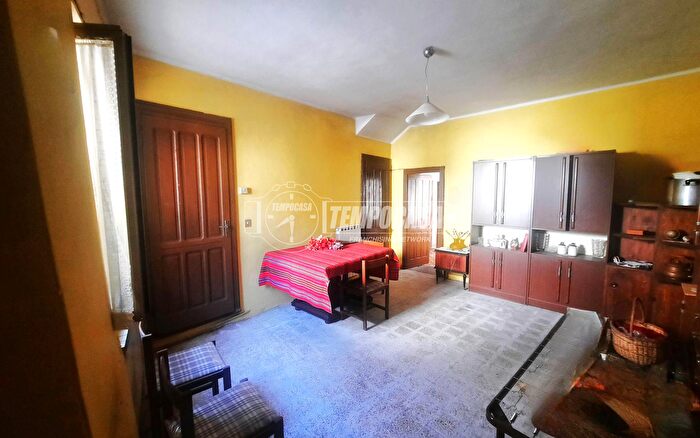 Casa con 8 locali in vendita in Albiano DIvrea