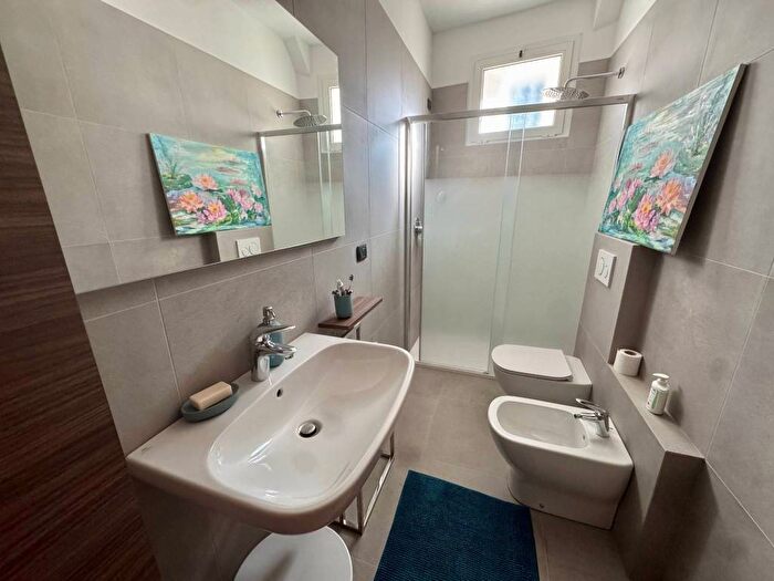 Appartamento trilocale in affitto in Via San Martino, Lierna