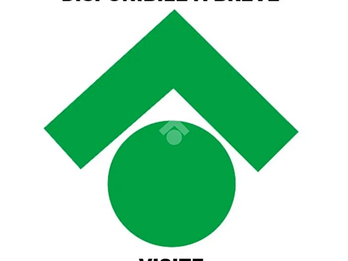 Appartamento con 5 locali in vendita in Via Tuscolana, Roma