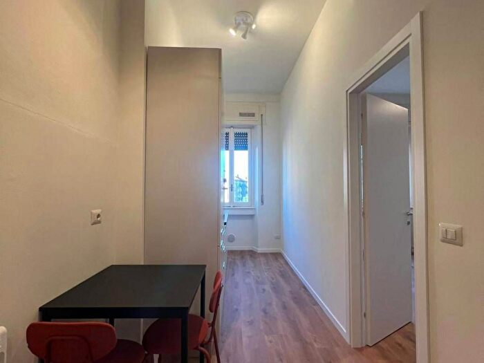 Appartamento trilocale in affitto in Via Sofonisba Anguissola, Gambara, Milano