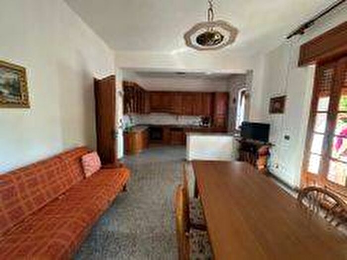 Appartamento trilocale in affitto in Via Caredia, Melito di Porto Salvo