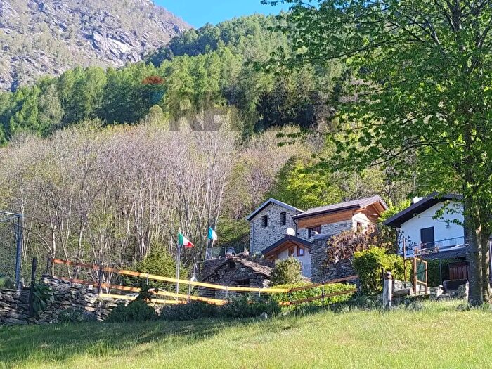 Casa bilocale in vendita in Località Subiale, Valvarrone