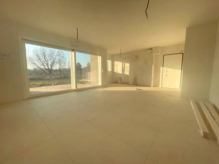 Appartamento trilocale in vendita in Via Parini, Lomazzo