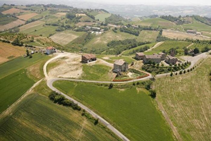 Casa con 6 locali in vendita in Via Sinistra Guerro a, Castelvetro Di Modena