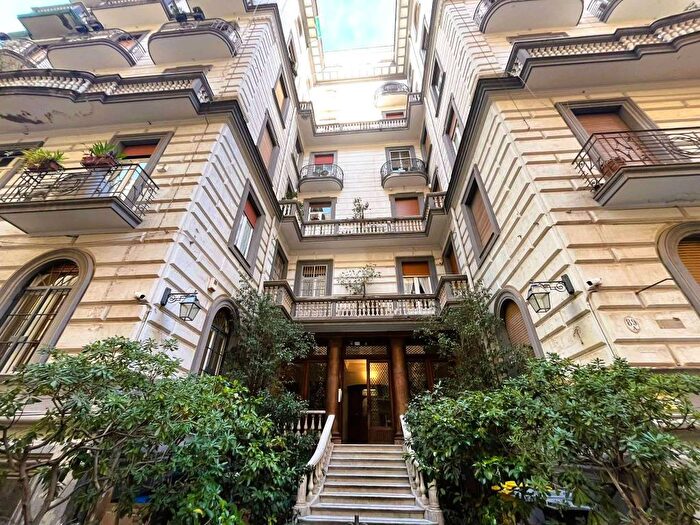 Appartamento bilocale in affitto in via CARLO POERIO, Chiaia, Napoli