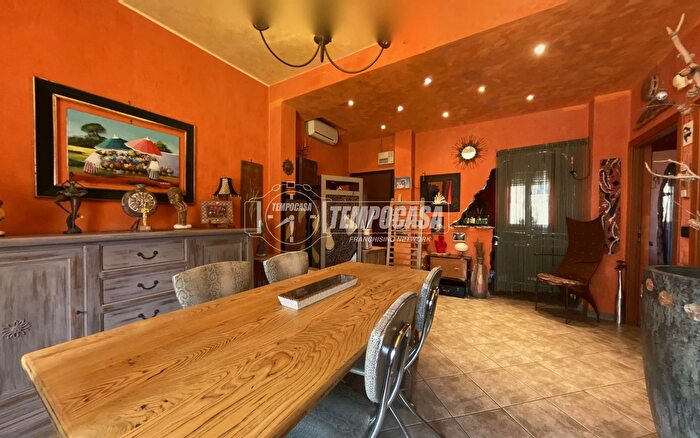 Appartamento trilocale in vendita in Via Carroccio, Rho