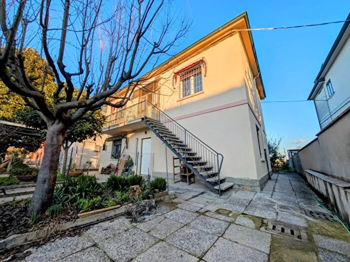 Appartamento quadrilocale in vendita in Via Pioppa b, Ferrara