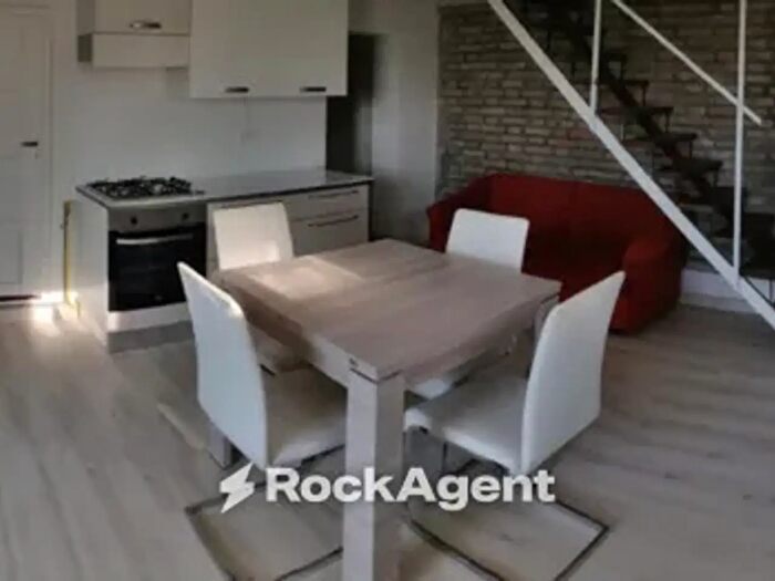 Casa con 6 locali in vendita in Urbino