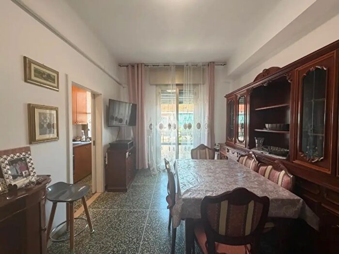 Appartamento trilocale in vendita in Via Giambologna, Bologna