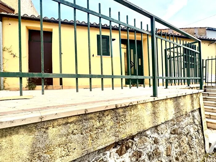 Casa quadrilocale in vendita in Viale Abruzzo, Castilenti