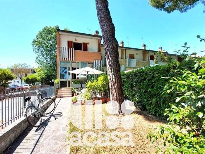 Casa quadrilocale in vendita in Via Etna, Cesenatico