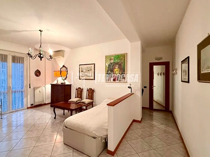 Appartamento bilocale in vendita in Via Ronchi, Milano