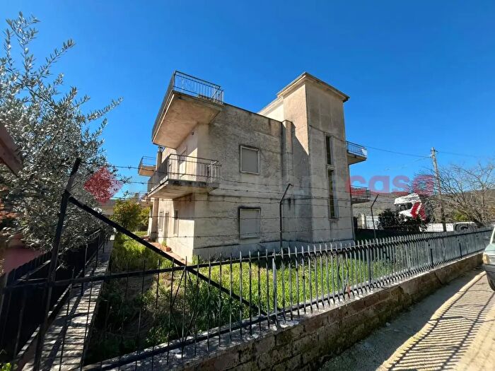 Casa con 5 locali in vendita in Via Bellavista, San Vittore Del Lazio