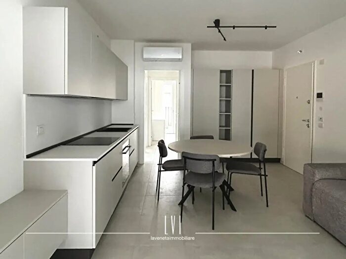 Appartamento trilocale in vendita in Via Aquileia, Jesolo