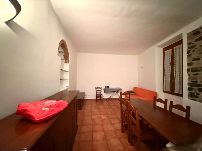 Appartamento trilocale in affitto in Via Carloni, Borghi, Como