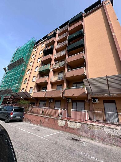 Appartamento quadrilocale in vendita in Largo dei Mille, Palermo