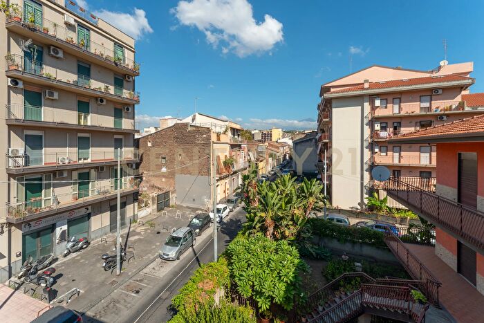 Casa trilocale in vendita in Via Stazzone, Catania