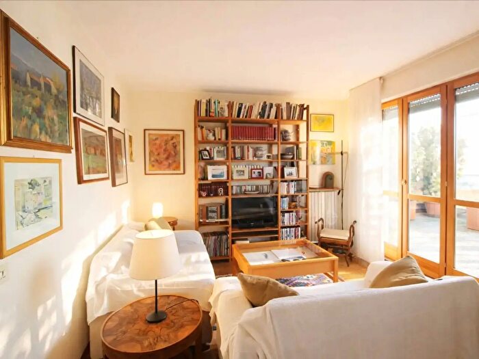 Appartamento quadrilocale in vendita in Via Nuoro, Milano