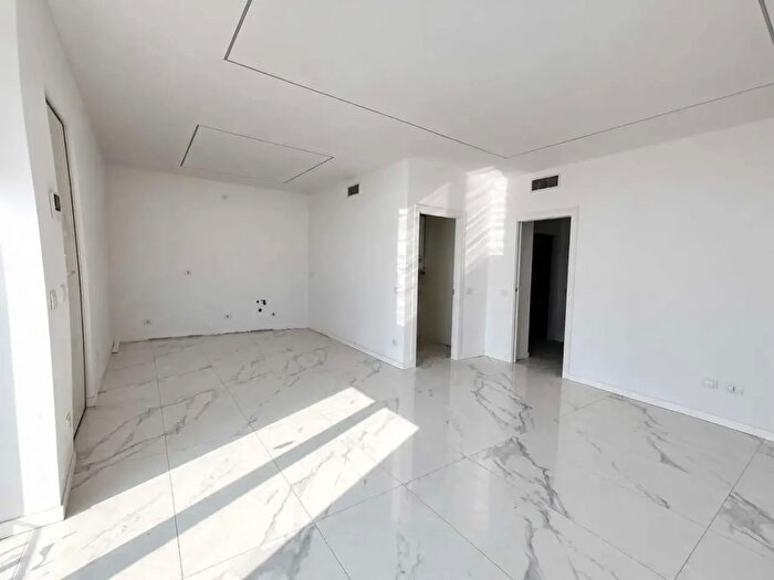 Appartamento trilocale in vendita in Via Longoni, Oggiono
