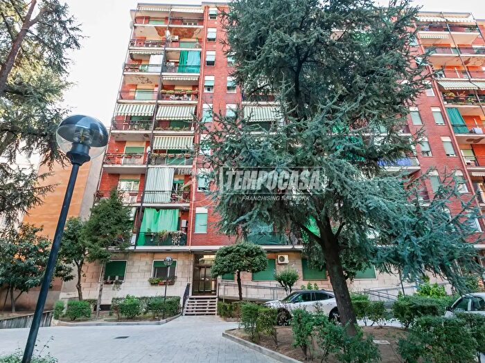 Appartamento bilocale in vendita in Via Michele Lessona, Milano