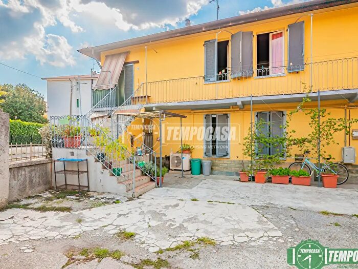 Casa quadrilocale in vendita in Via Piave, Lodi Vecchio