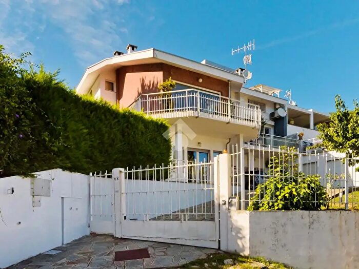 Casa bilocale in vendita in Strada Moncalvo, Moncalieri