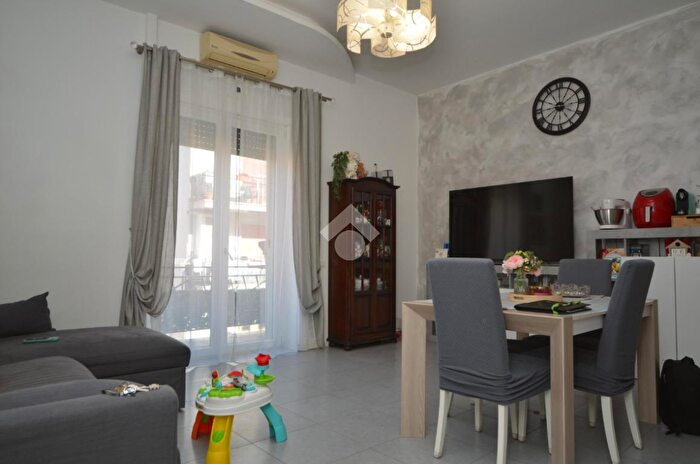 Appartamento trilocale in vendita in Via Molise, Tivoli