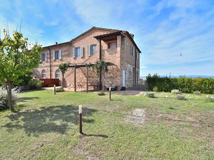 Appartamento quadrilocale in vendita in Sp, Monteroni D'Arbia