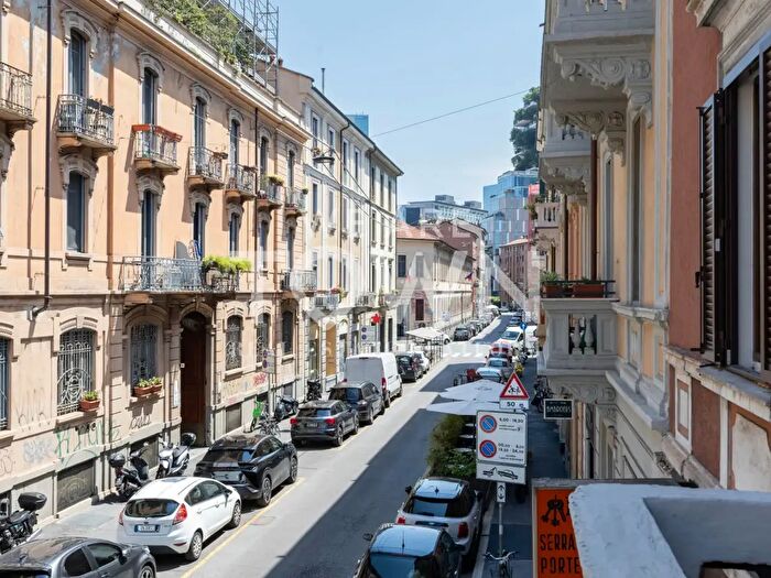 Appartamento bilocale in vendita in Via Pastrengo, Milano